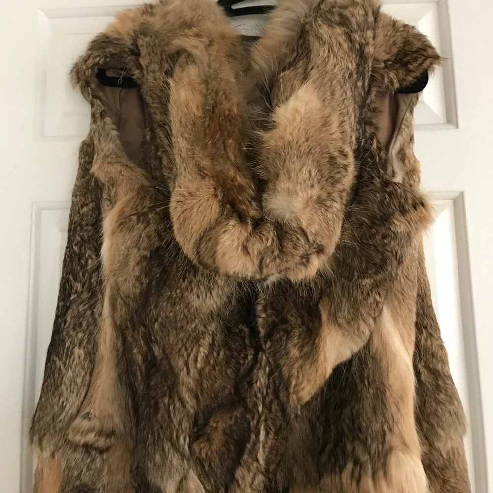 Rabbit fur hooded vest - Picture 2 of 6